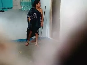 Empregada de quarto  ...
