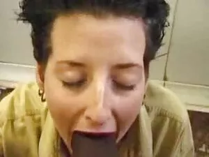 Muito vídeo porno mã ...